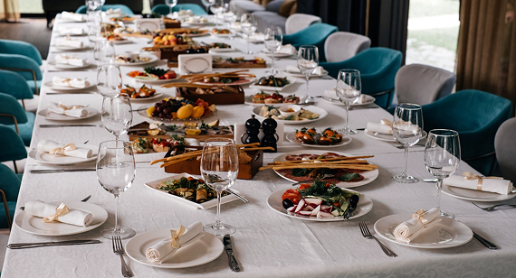 Planning the Perfect Corporate Lunch: How Do Offices in Whitefield Elevate Catering Success?